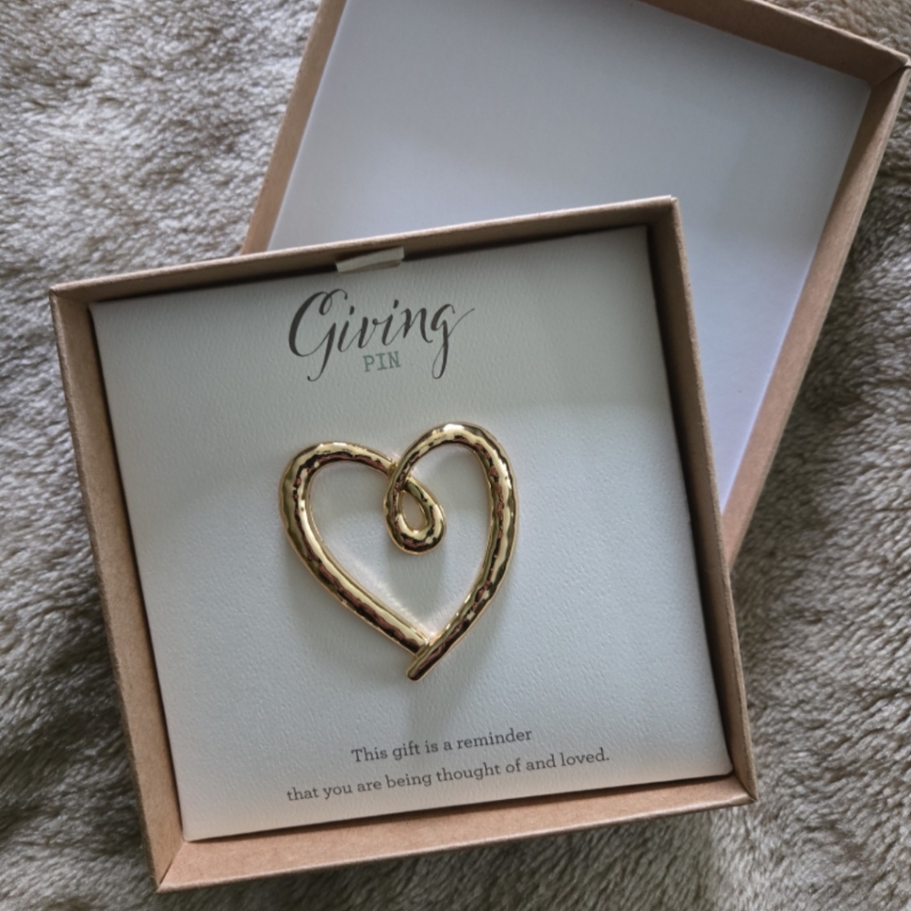 Giving Pin Demdaco Gold Heart Brooch New In Box - Picture 2 of 11